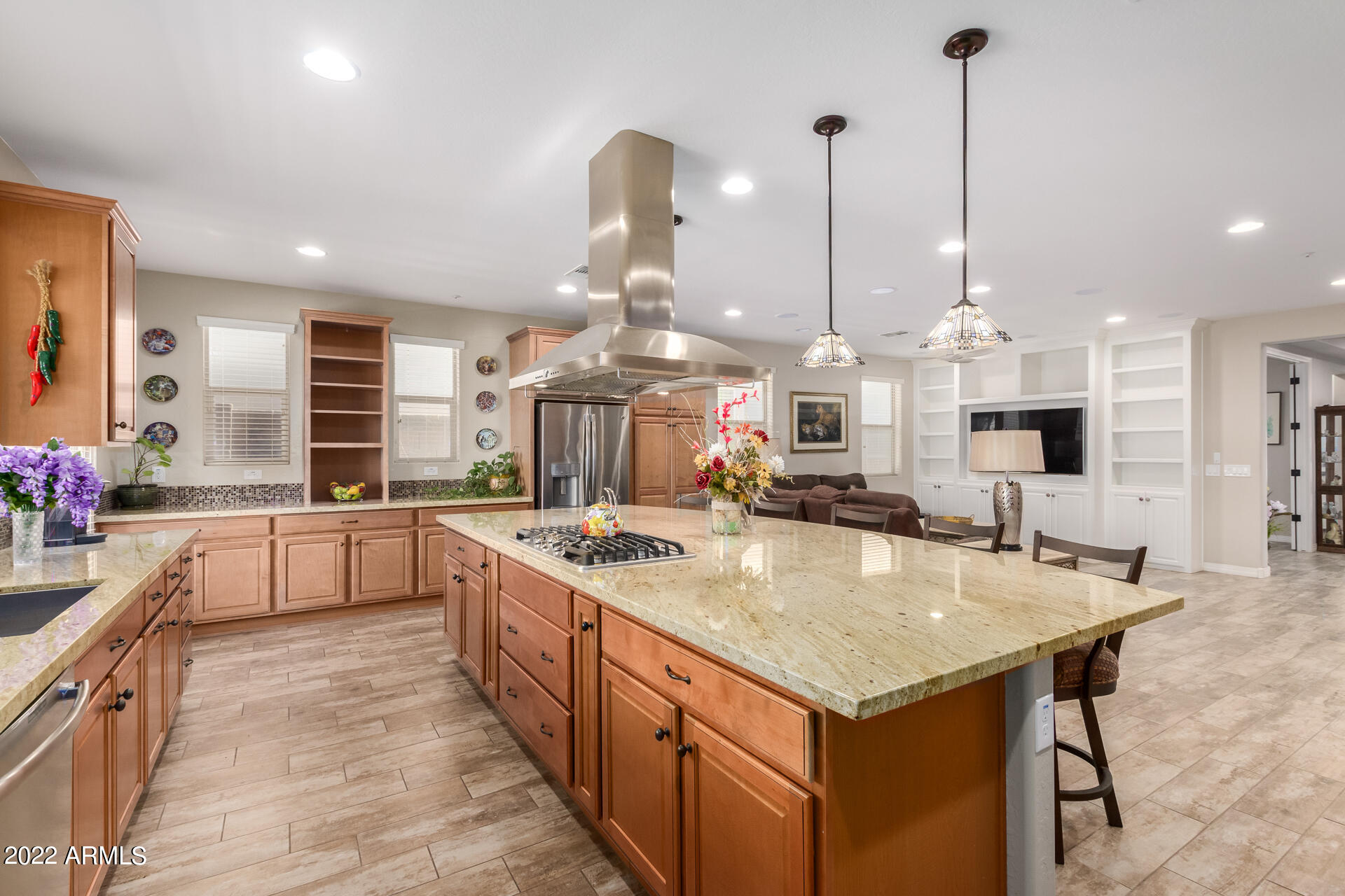 3338 E TIFFANY Court