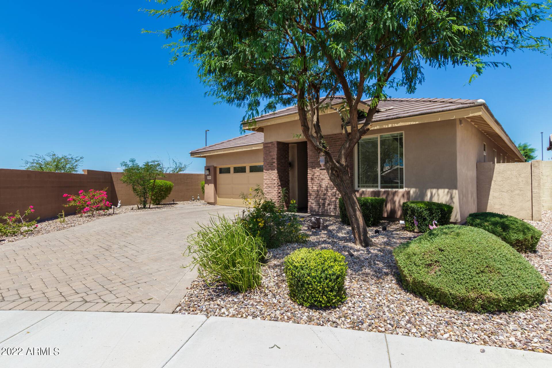 3338 E TIFFANY Court