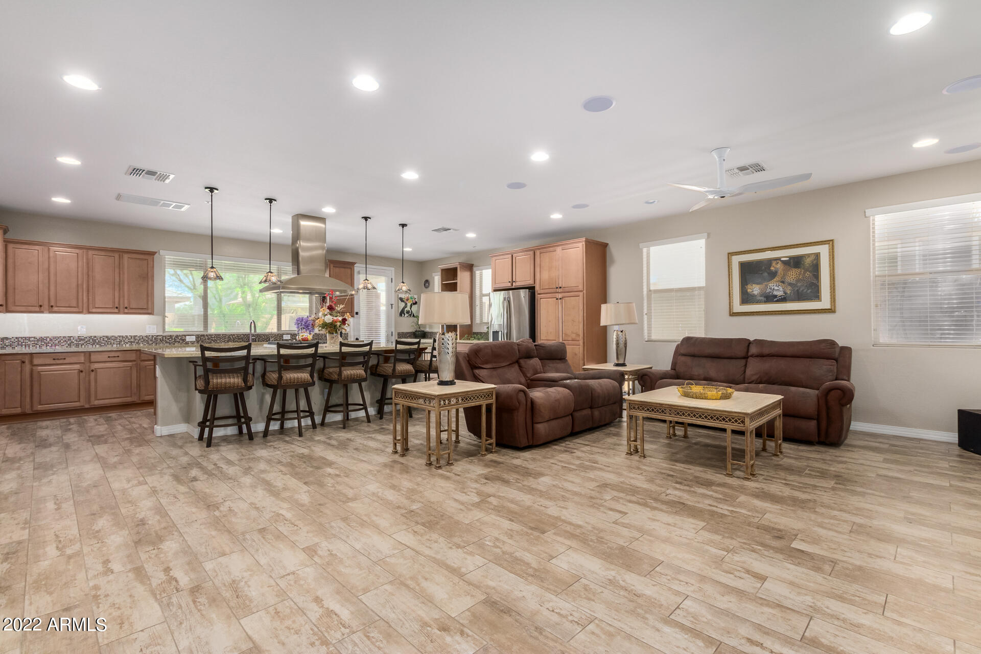 3338 E TIFFANY Court