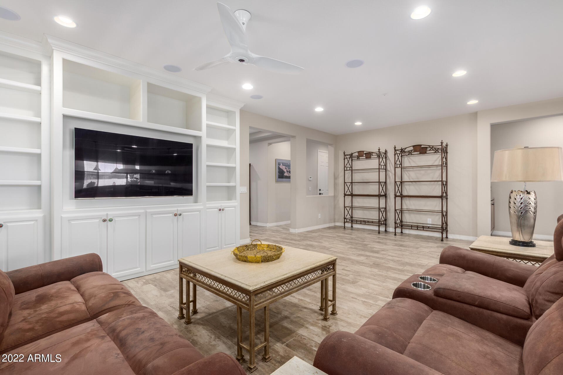 3338 E TIFFANY Court