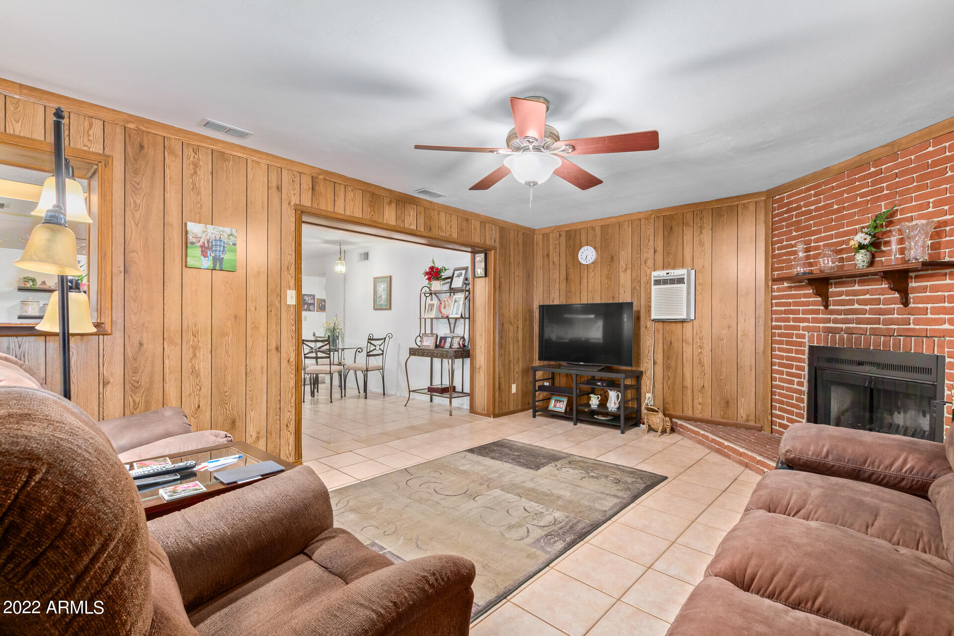 1413 W PIUTE Avenue