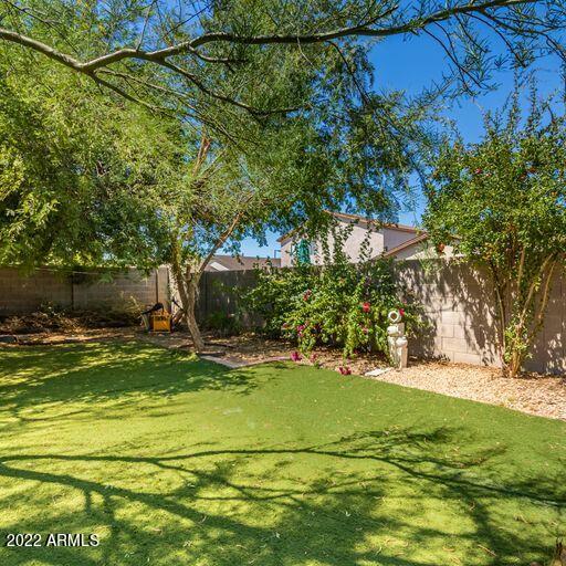 1736 E DESERT ROSE Trail