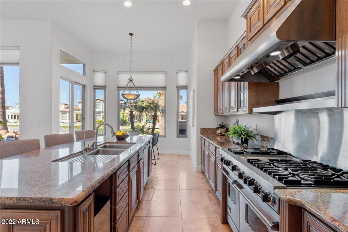 630 W AZALEA Drive