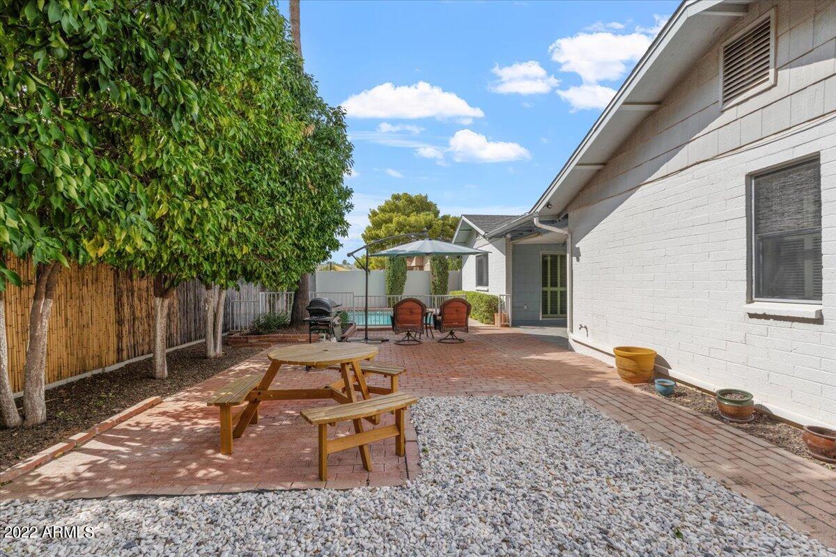 8553 E VIA DE SERENO --