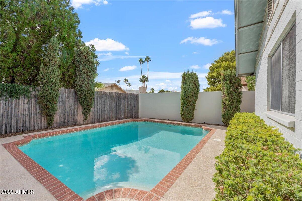 8553 E VIA DE SERENO --