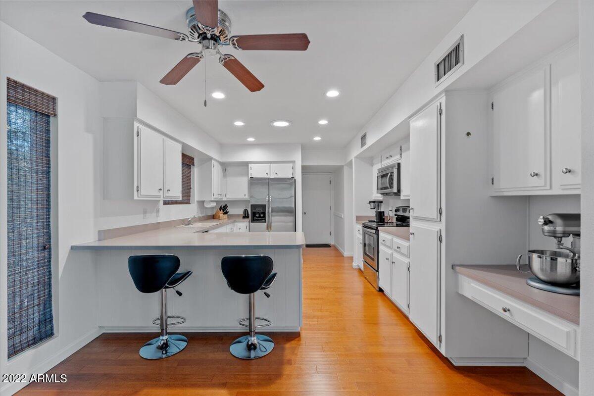 8553 E VIA DE SERENO --