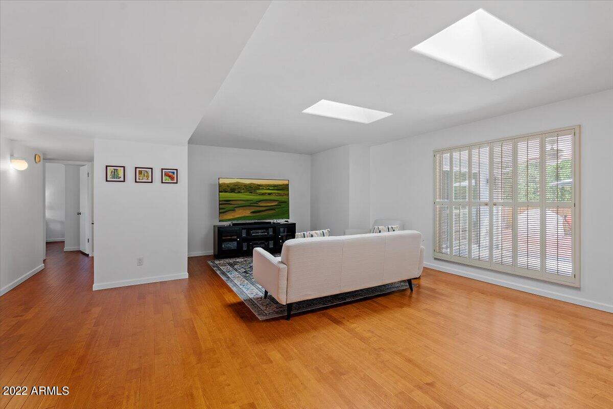 8553 E VIA DE SERENO --