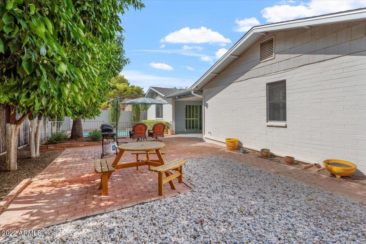 8553 E VIA DE SERENO --