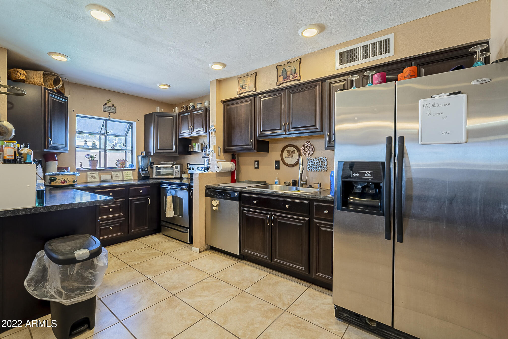 724 E LAUREL Drive