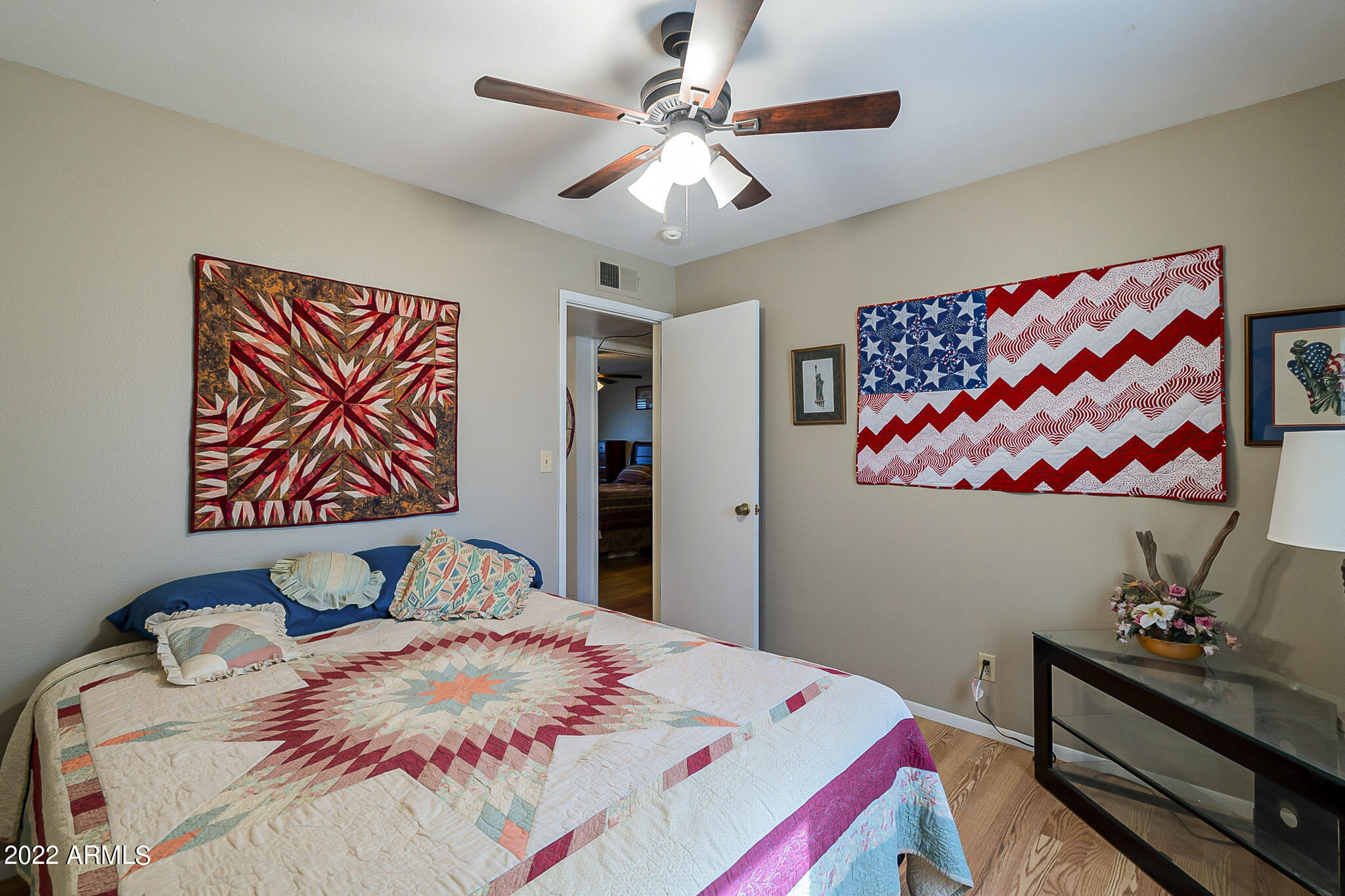 724 E LAUREL Drive