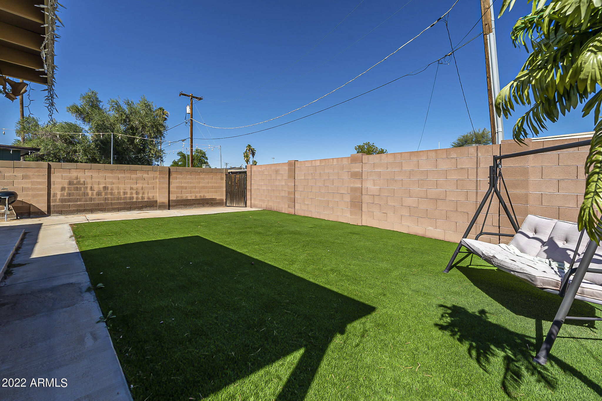 724 E LAUREL Drive