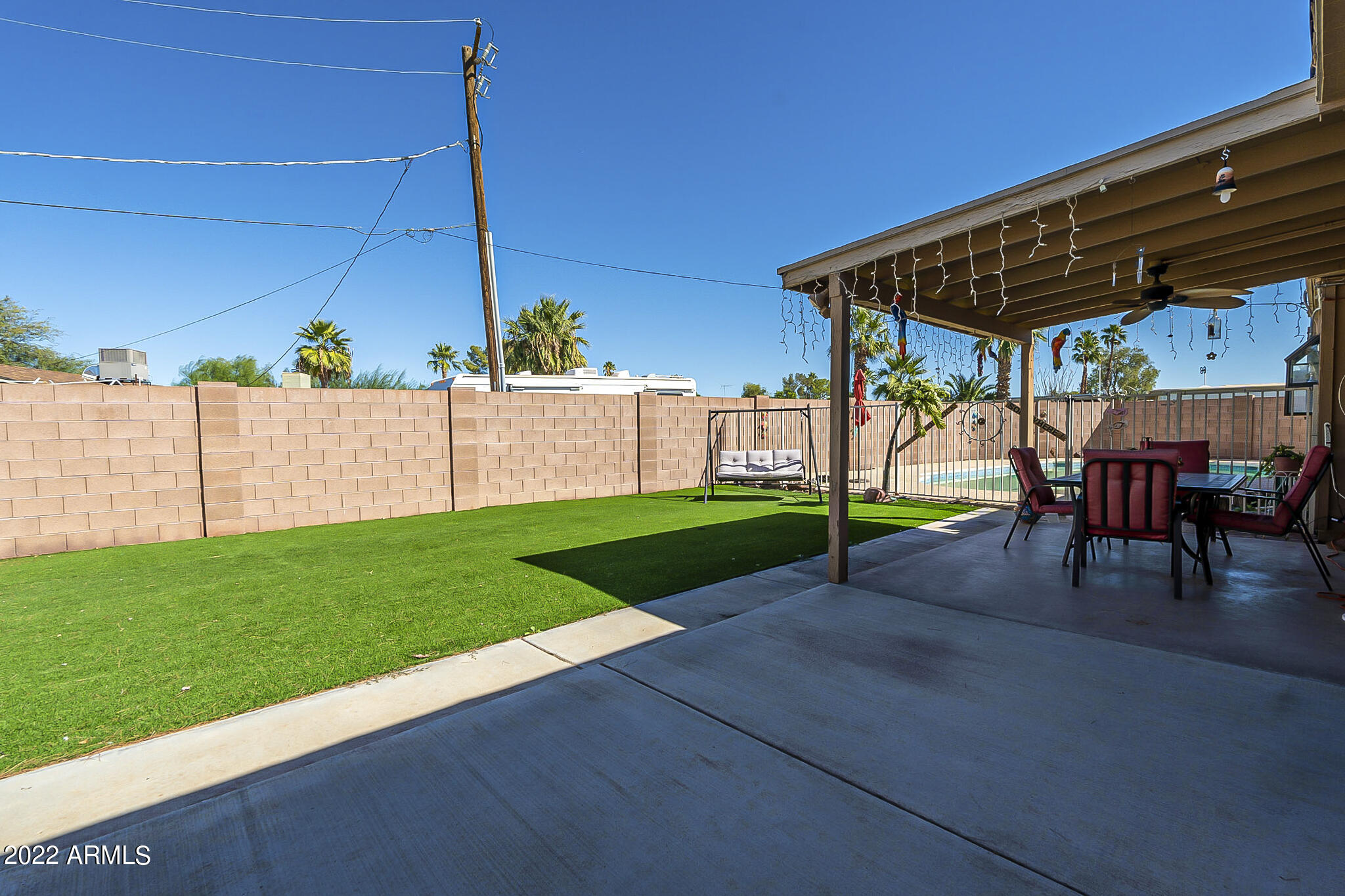 724 E LAUREL Drive