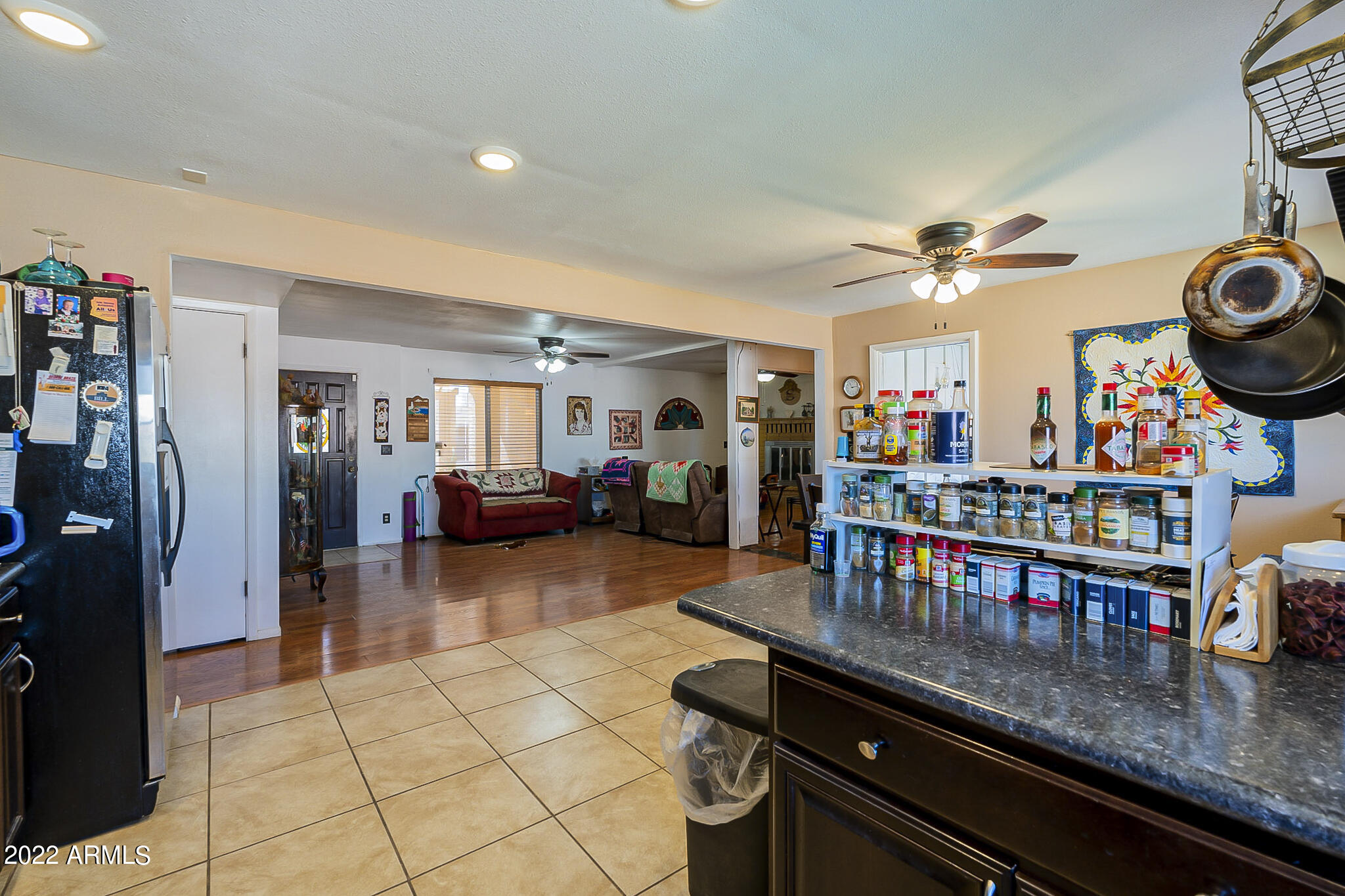 724 E LAUREL Drive