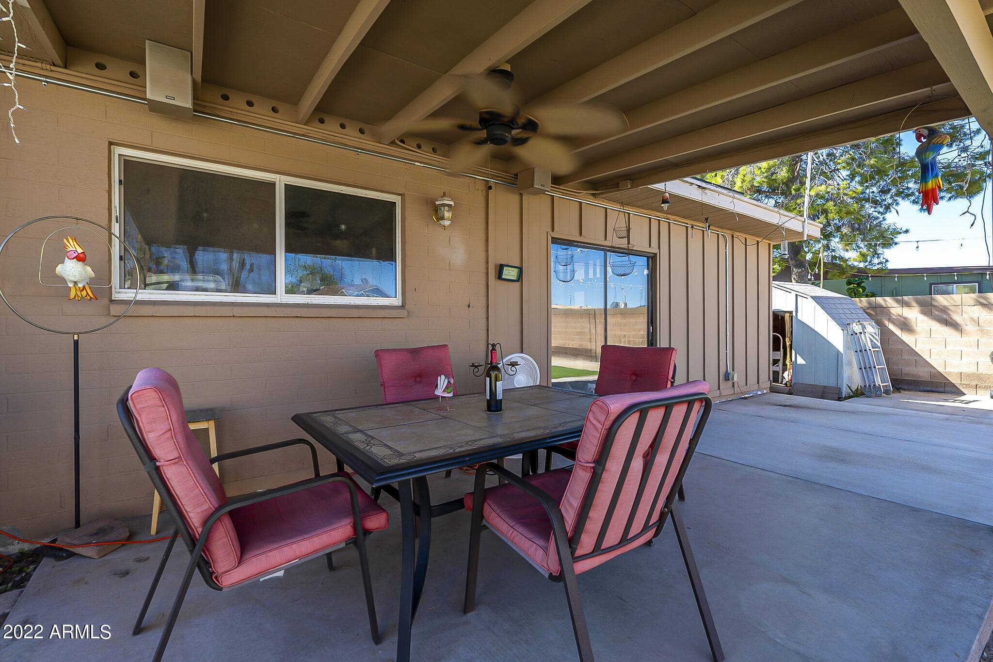 724 E LAUREL Drive