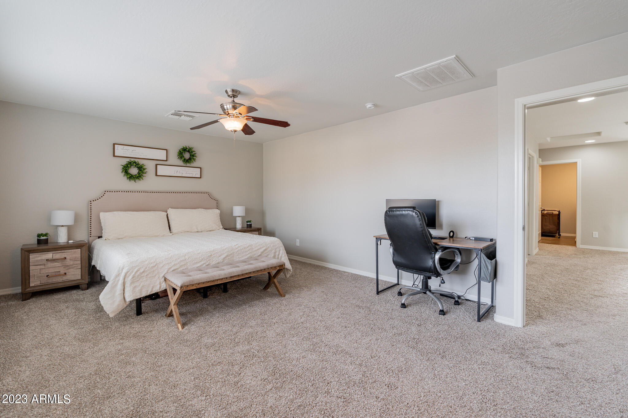 2519 W DESERT VISTA Trail