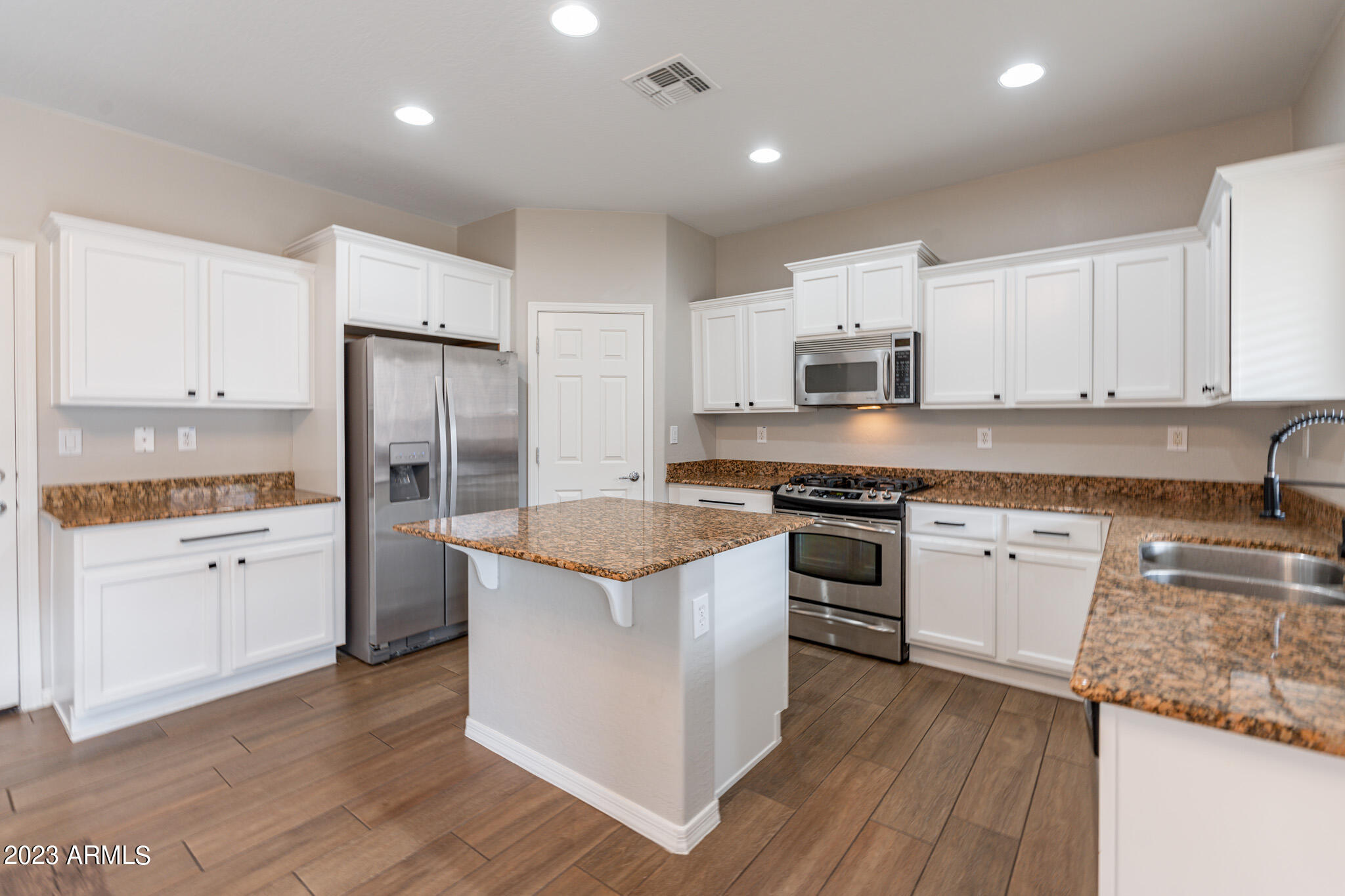 2519 W DESERT VISTA Trail