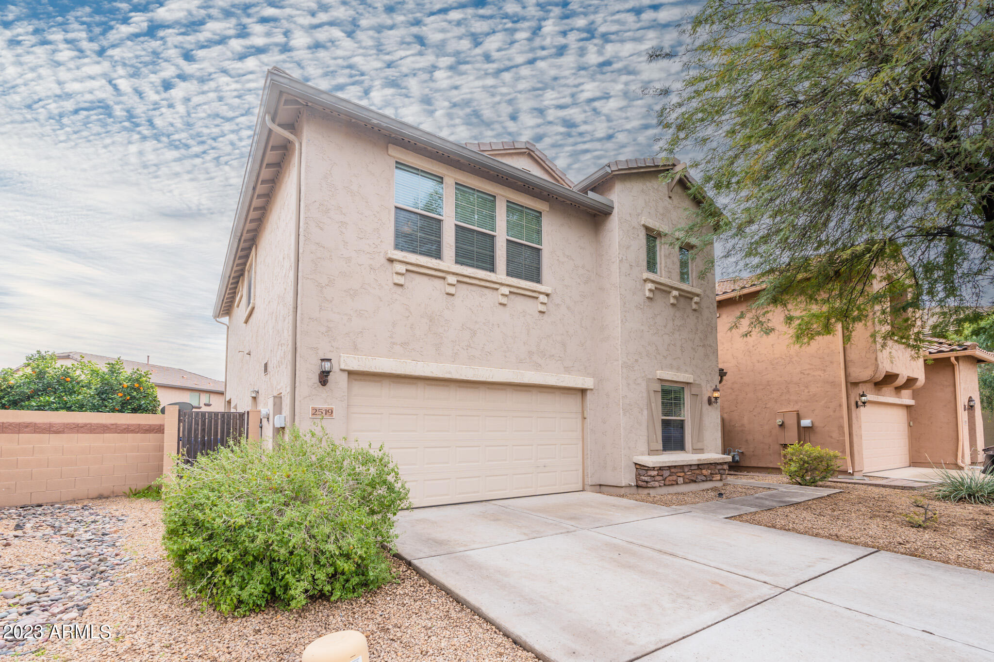 2519 W DESERT VISTA Trail