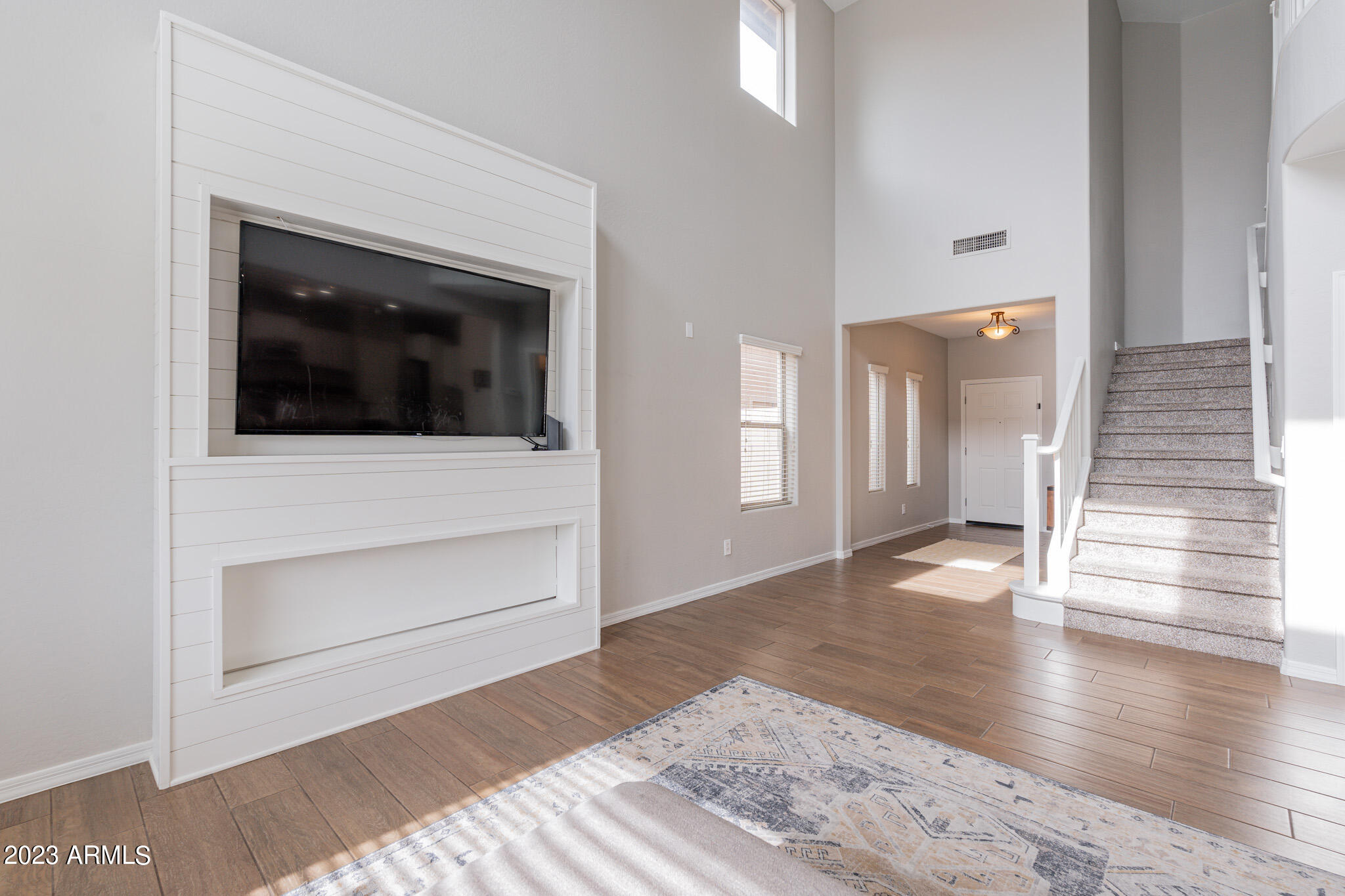 2519 W DESERT VISTA Trail