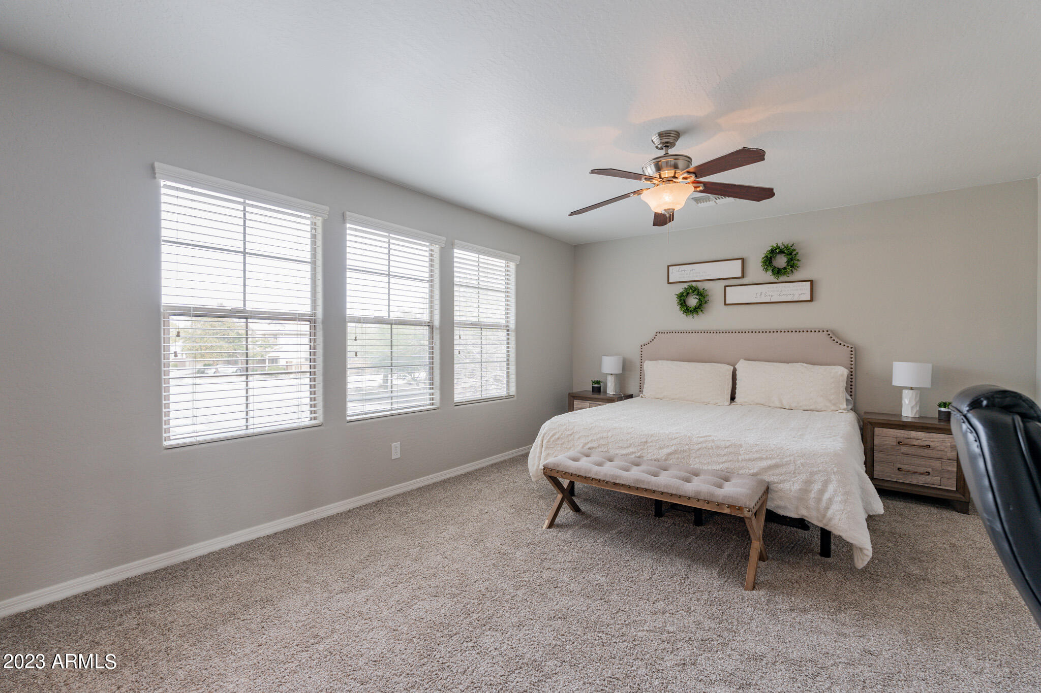 2519 W DESERT VISTA Trail