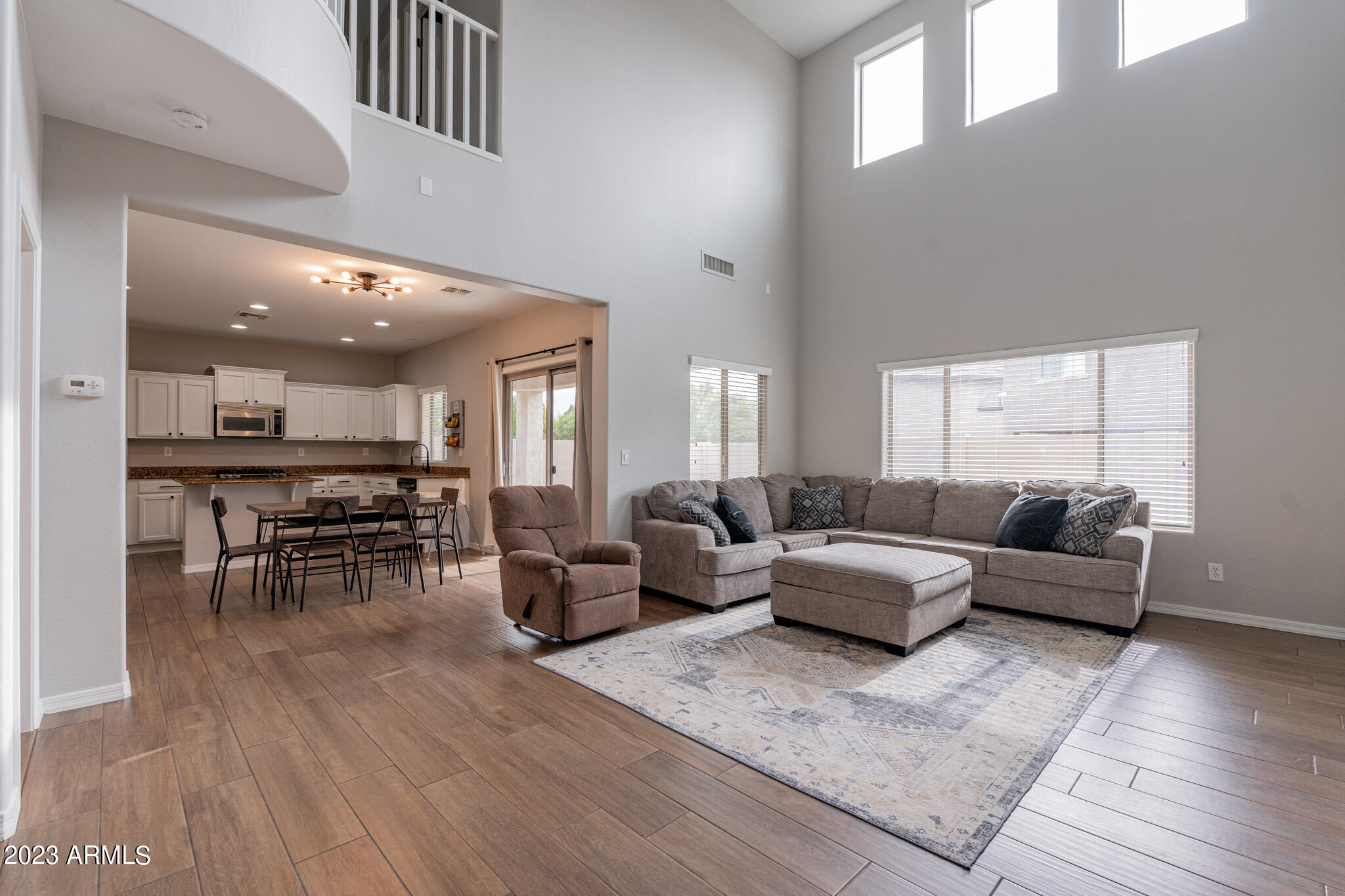 2519 W DESERT VISTA Trail