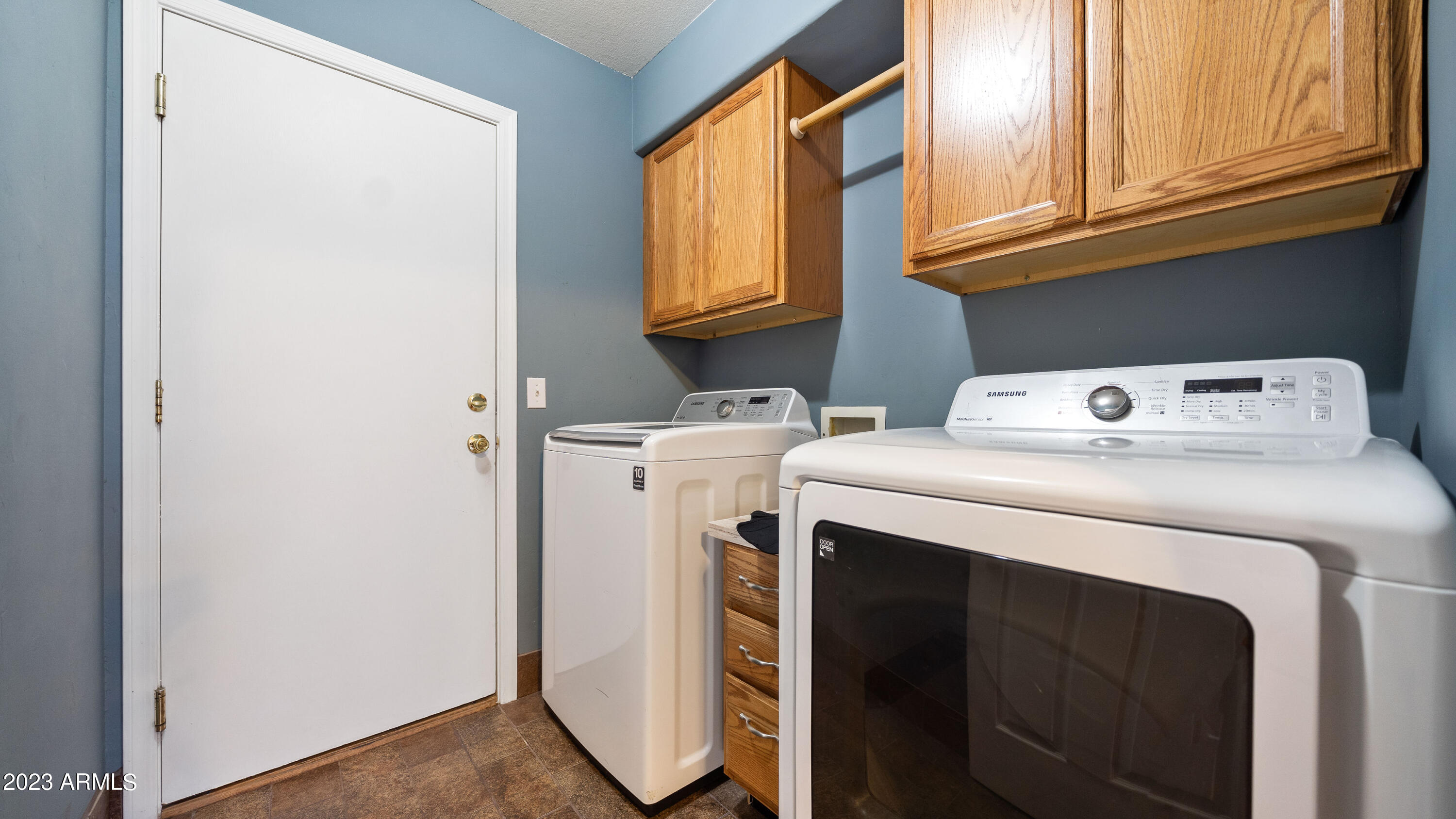 439 N WINDSOR --