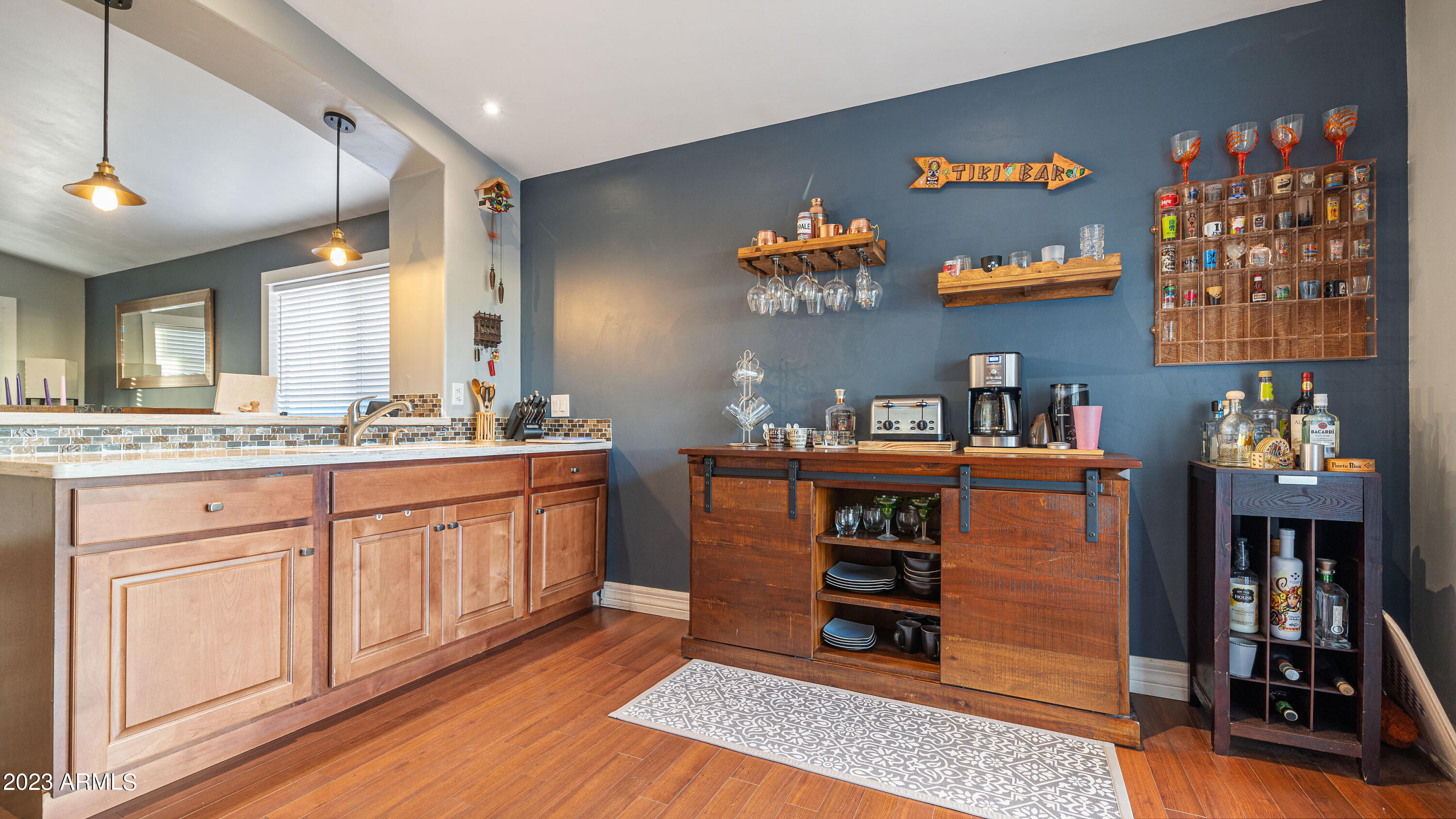 439 N WINDSOR --