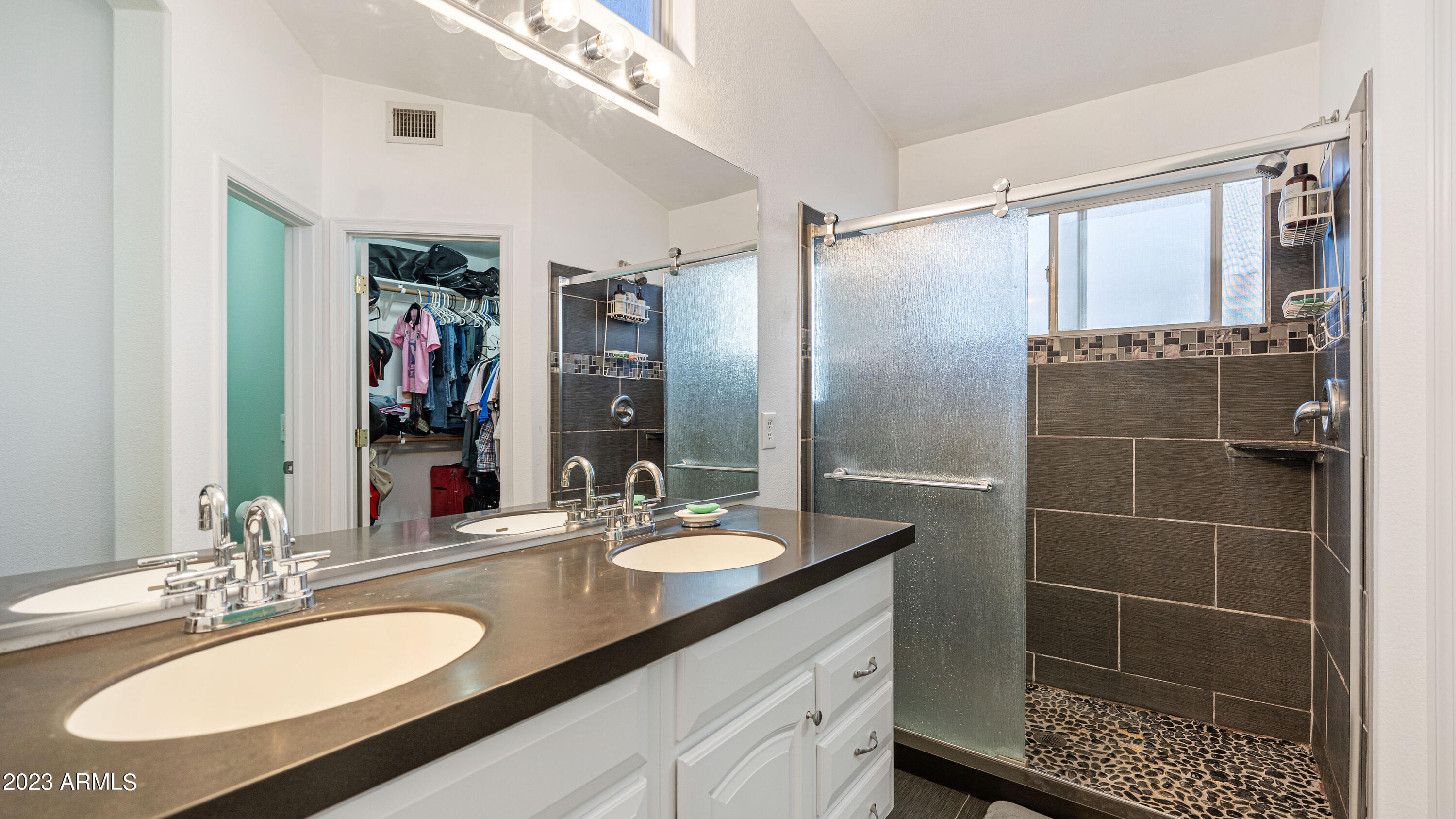 439 N WINDSOR --
