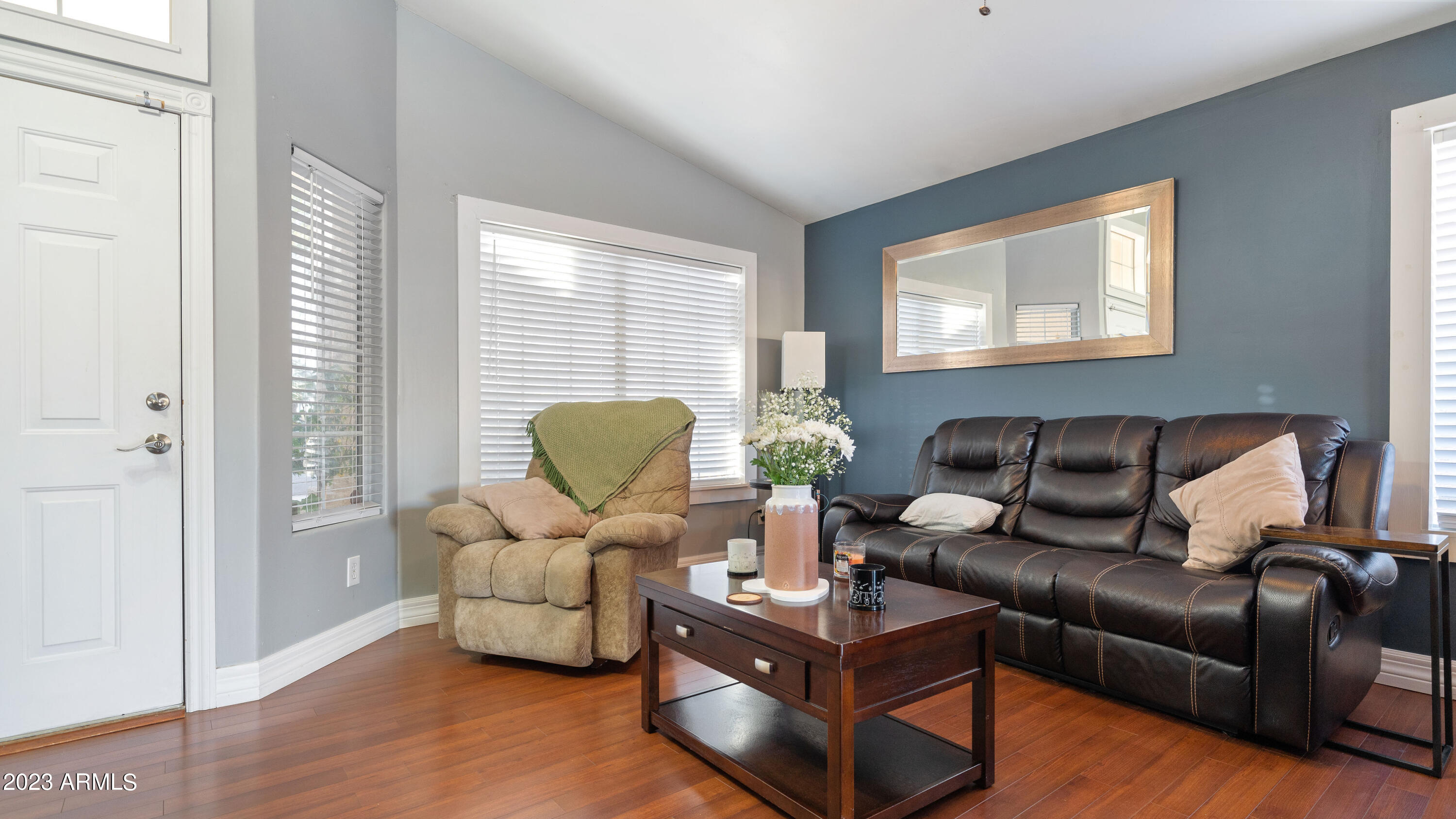 439 N WINDSOR --