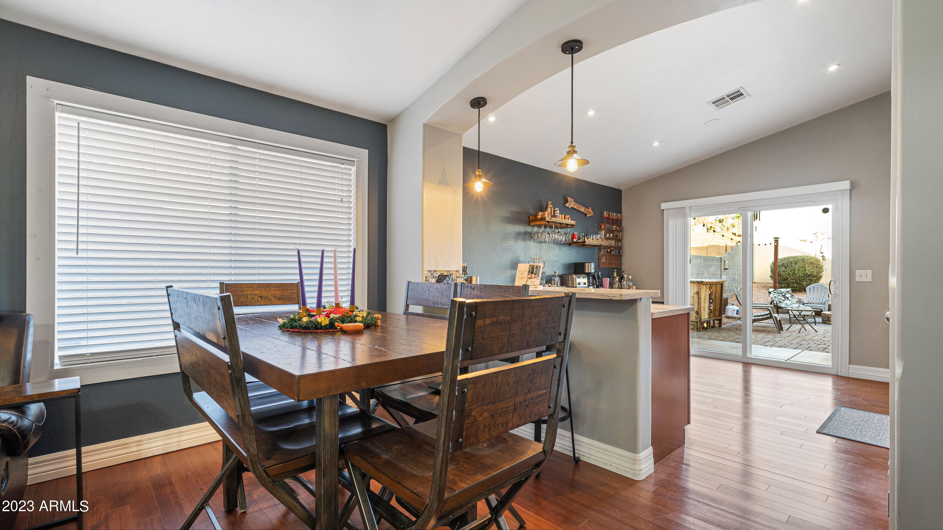 439 N WINDSOR --