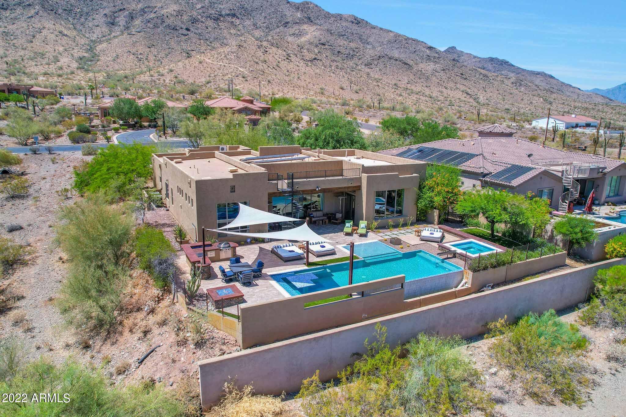 1820 W DESERT VIEW Drive