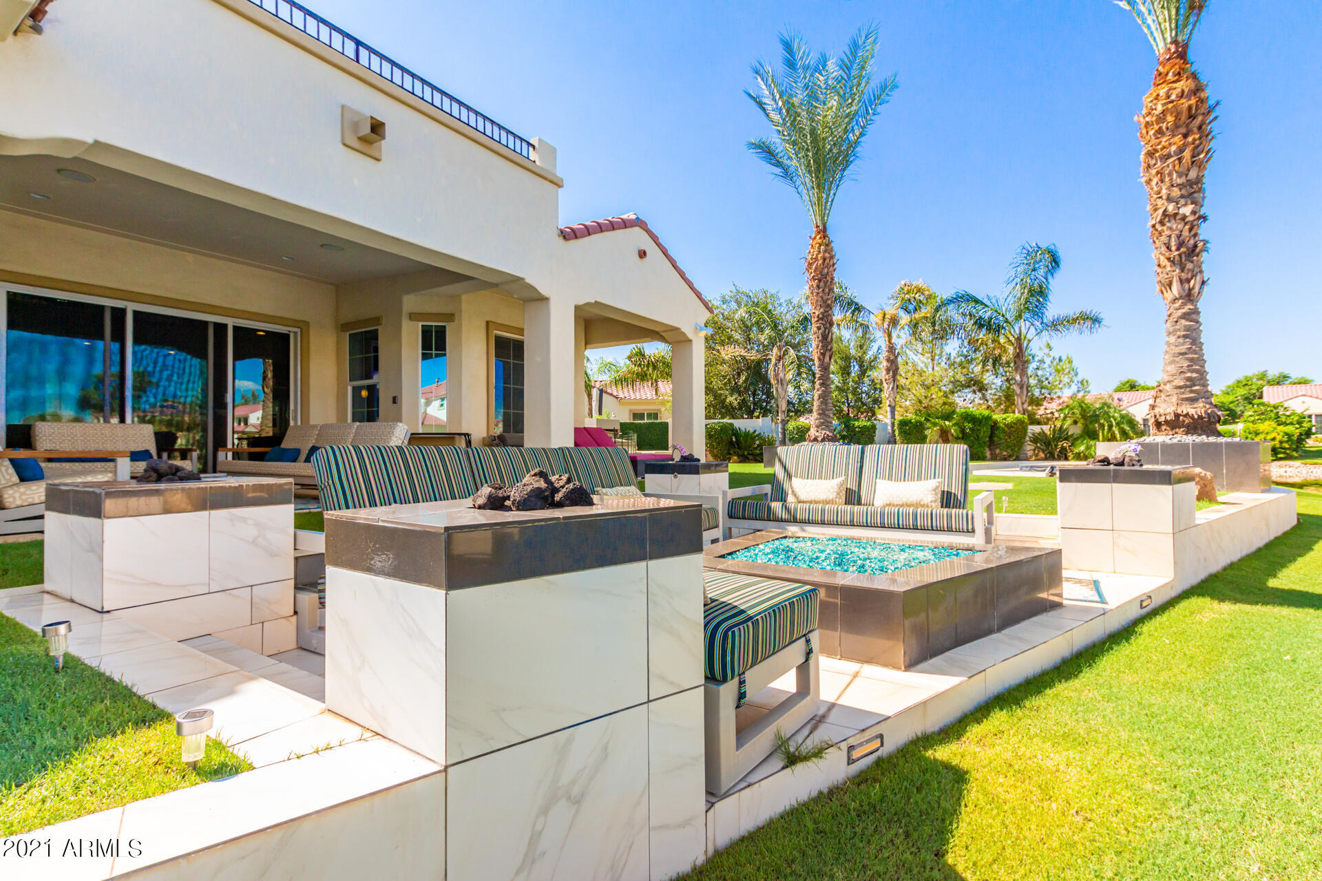 2424 W HOPE Circle