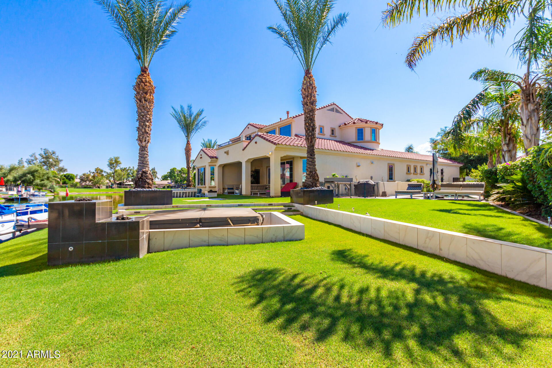 2424 W HOPE Circle