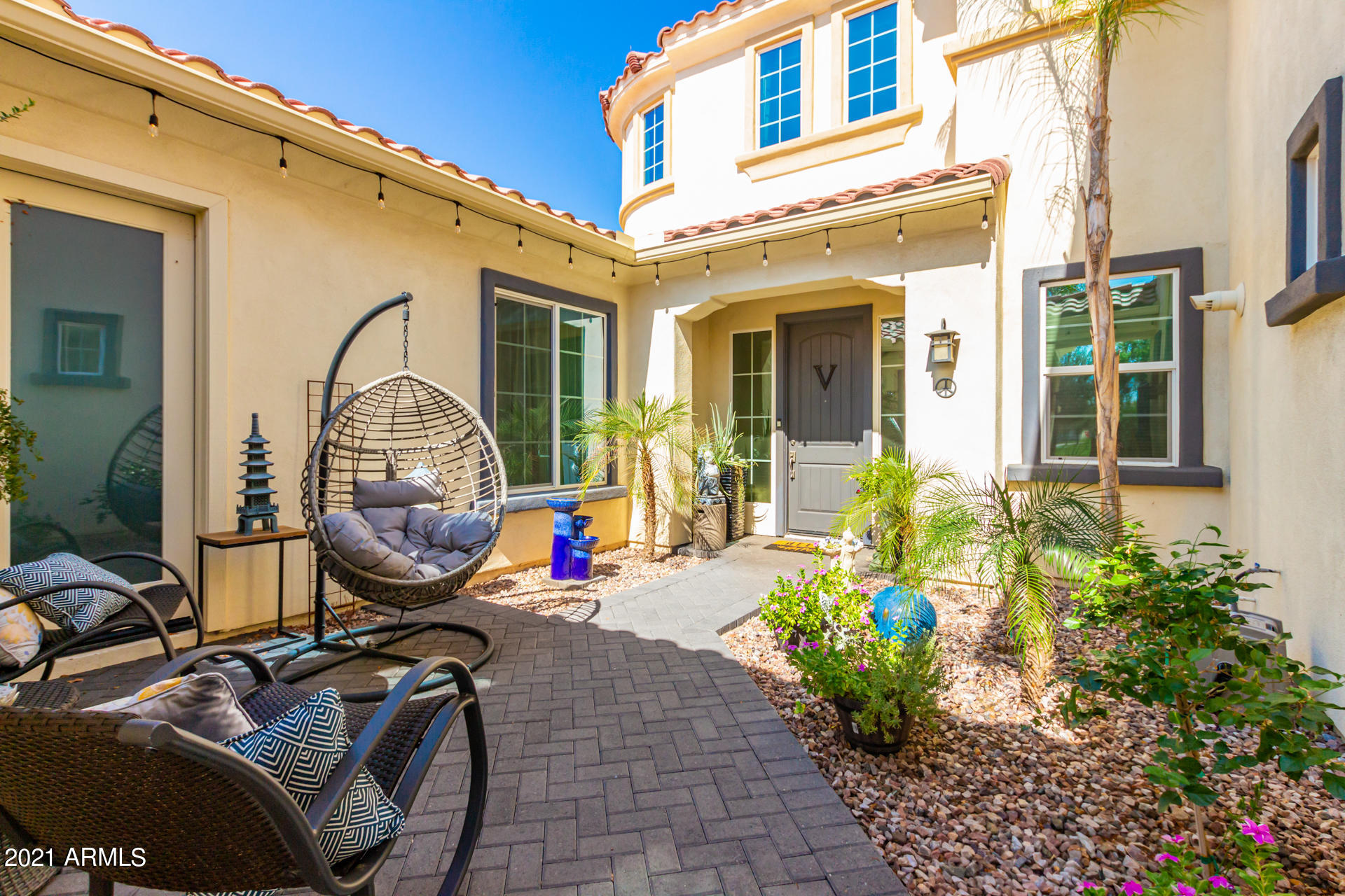 2424 W HOPE Circle