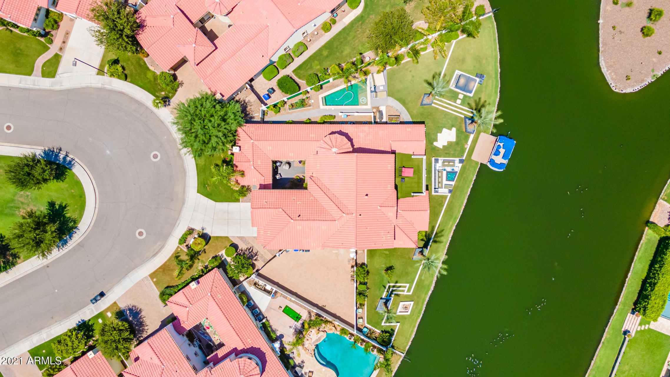 2424 W HOPE Circle