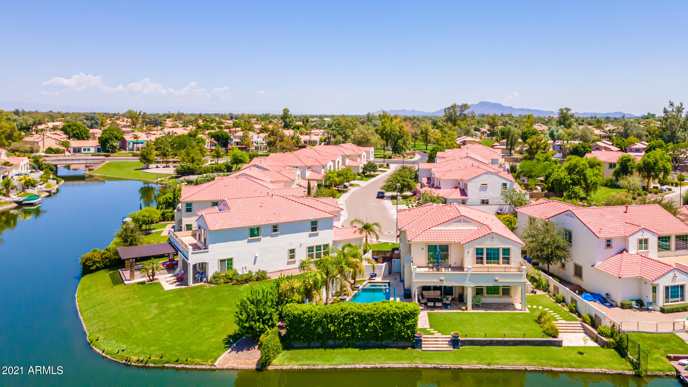 2424 W HOPE Circle