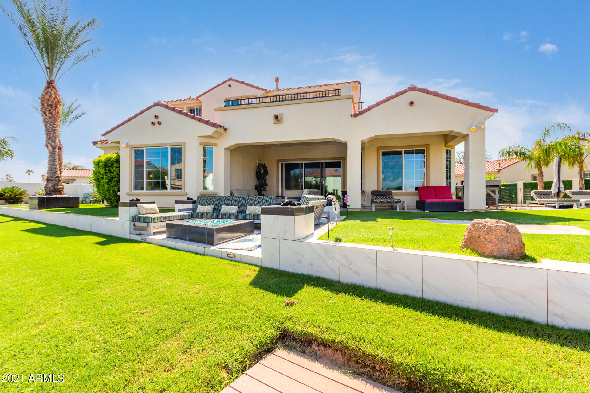 2424 W HOPE Circle