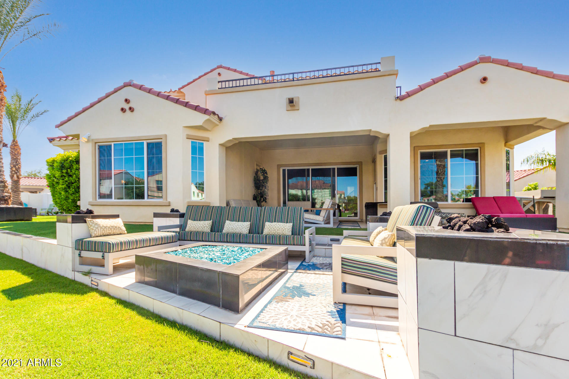 2424 W HOPE Circle