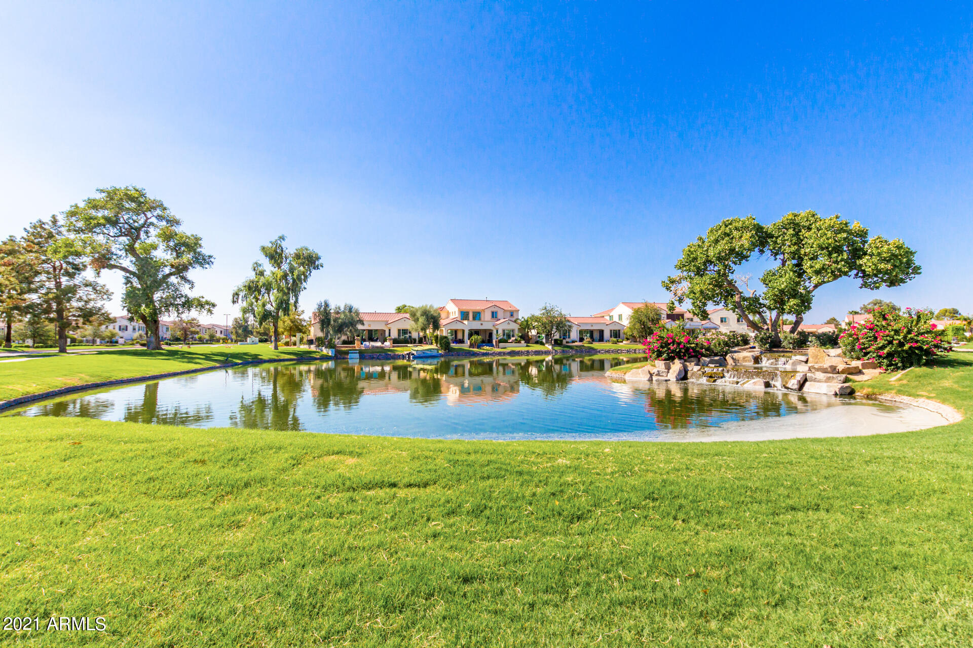 2424 W HOPE Circle