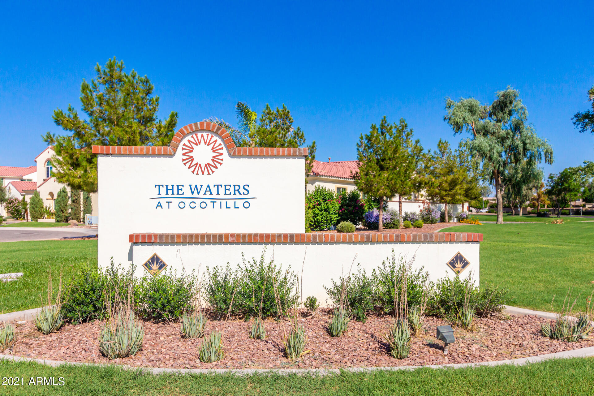 2424 W HOPE Circle