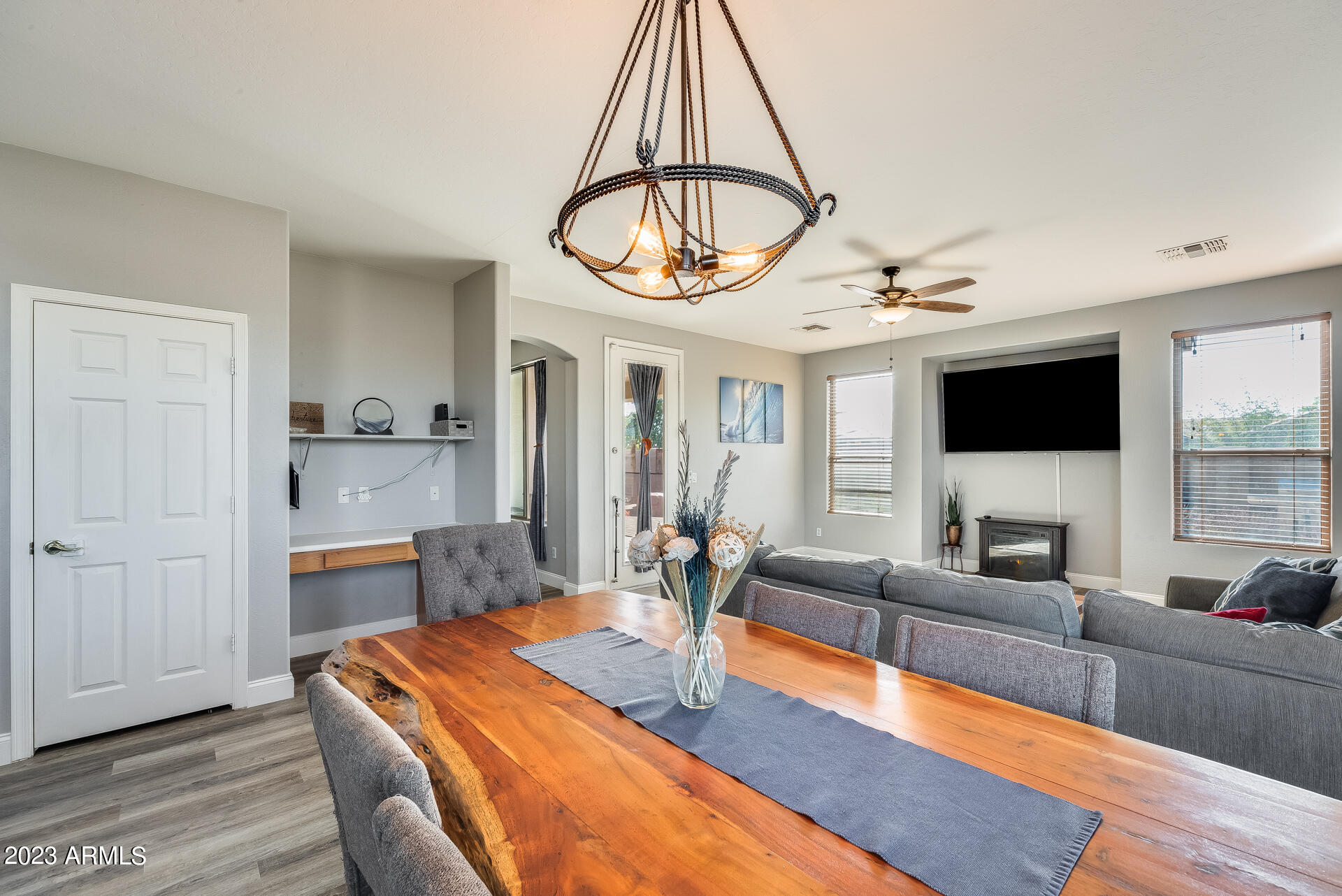 1229 E GEONA Court