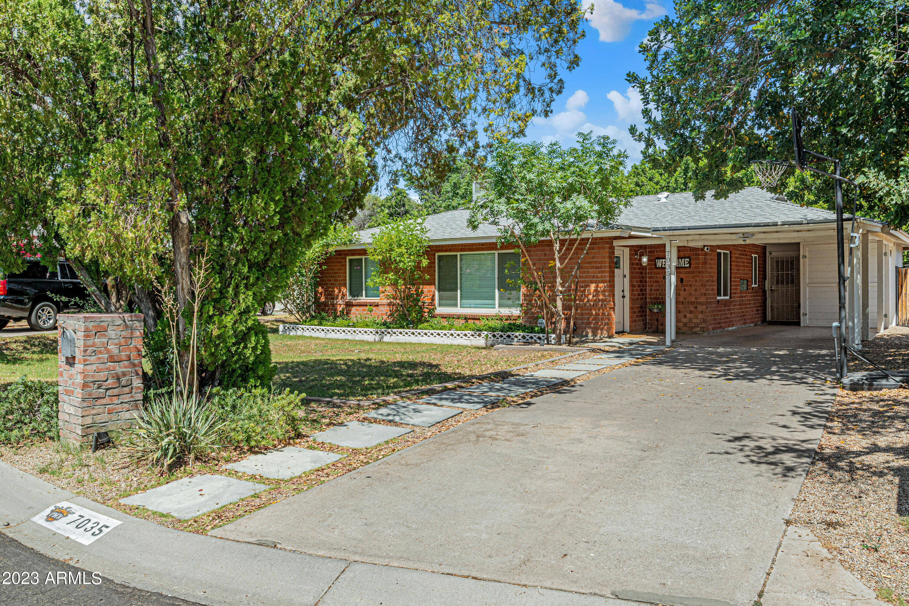7035 N 15TH Street