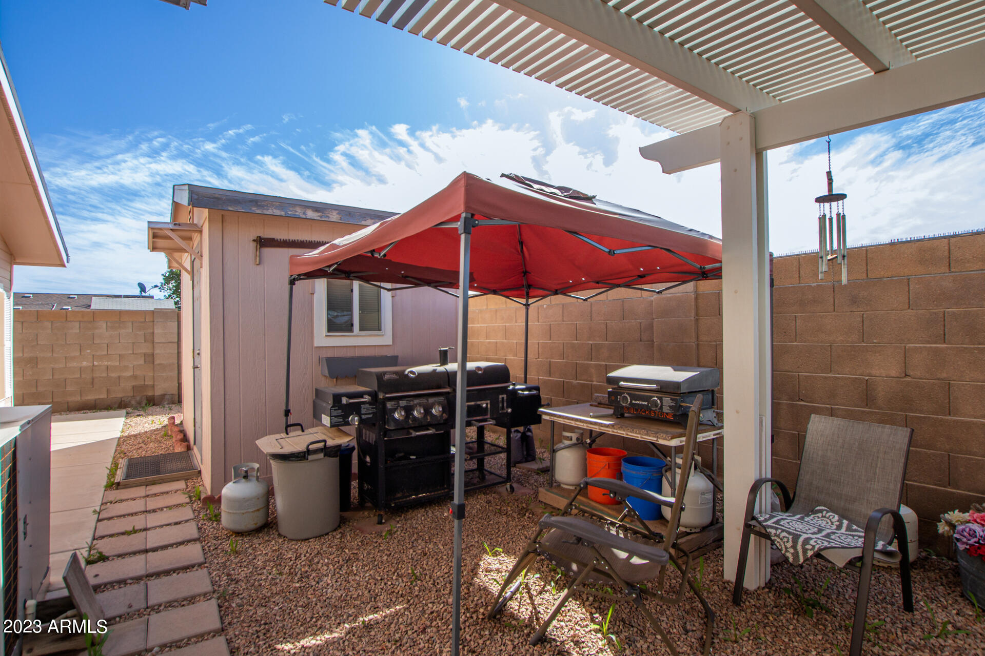 883 W MOON SHADOW Drive