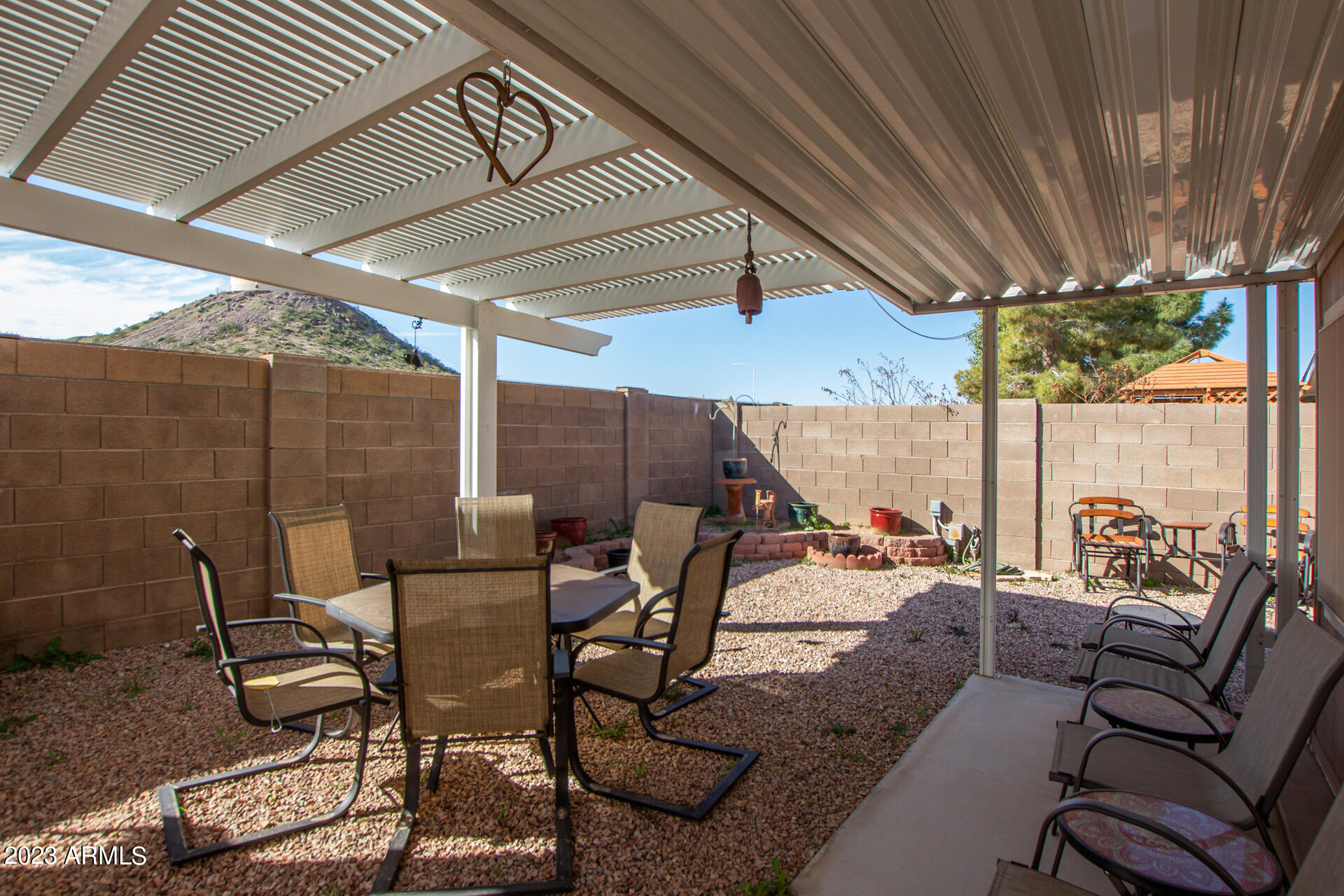 883 W MOON SHADOW Drive
