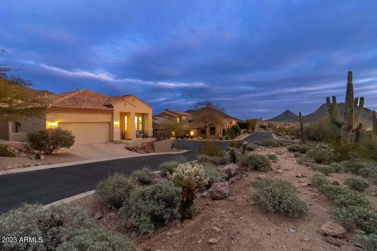 13660 E SHAW BUTTE Drive