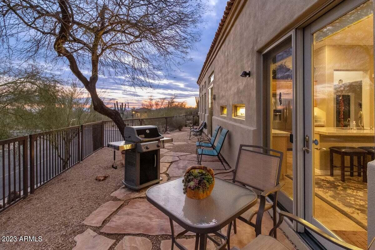 13660 E SHAW BUTTE Drive
