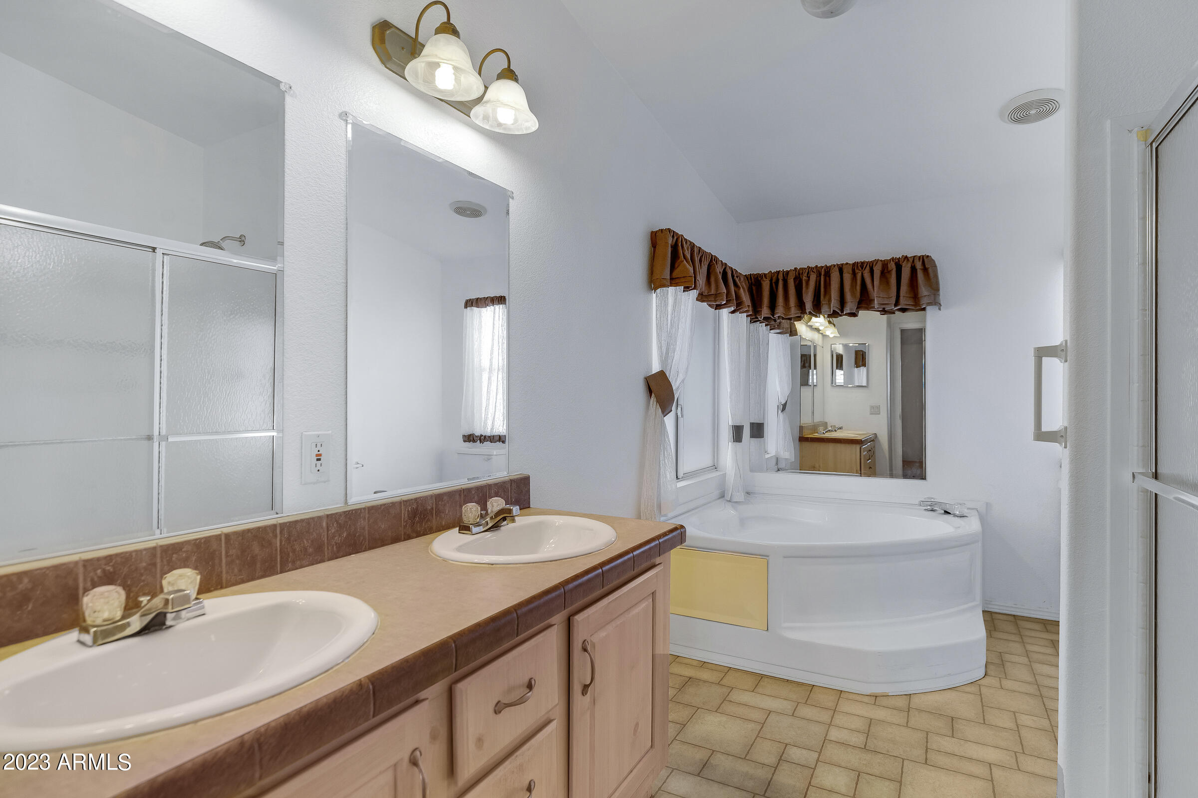 16426 N 32nd Place