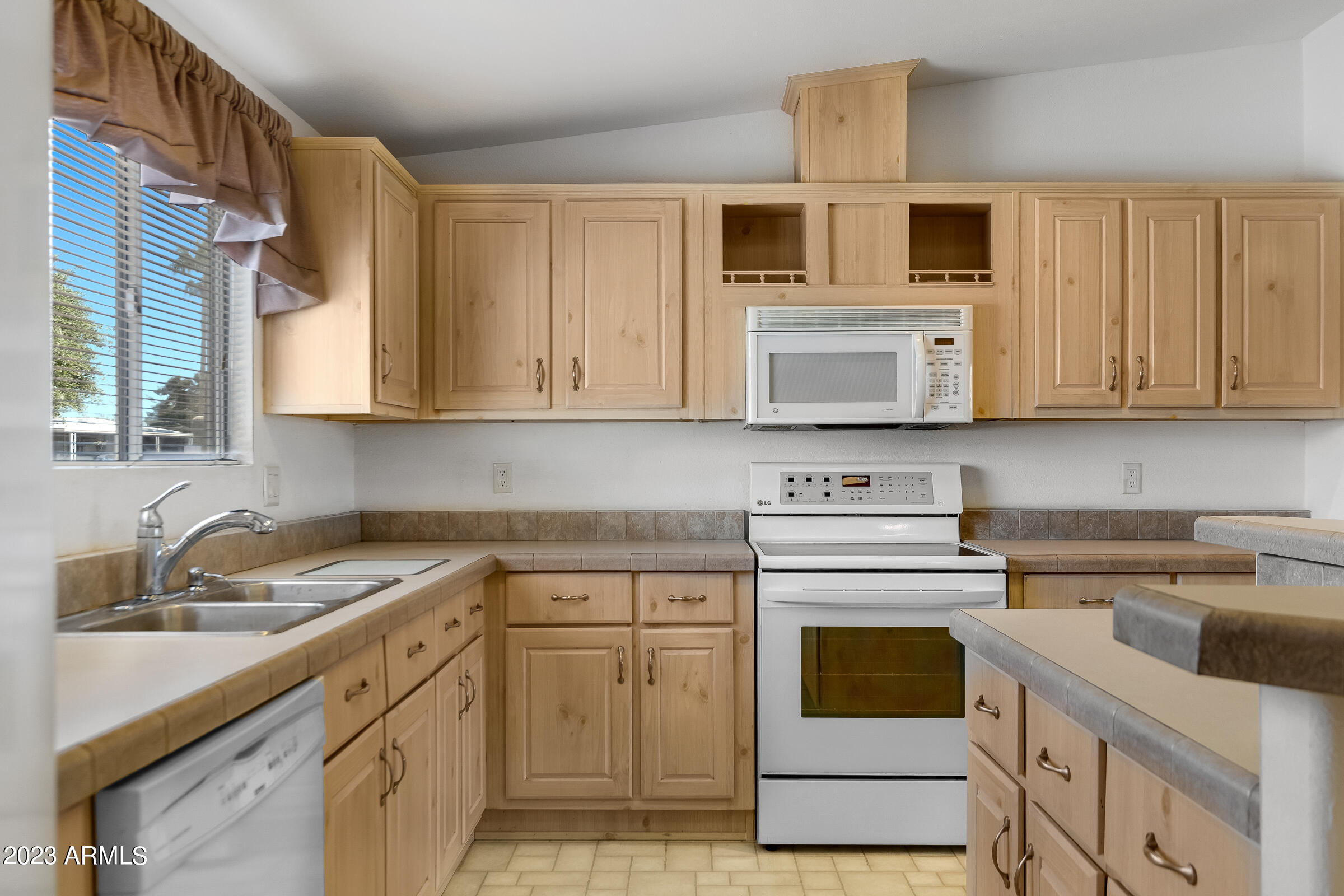 16426 N 32nd Place