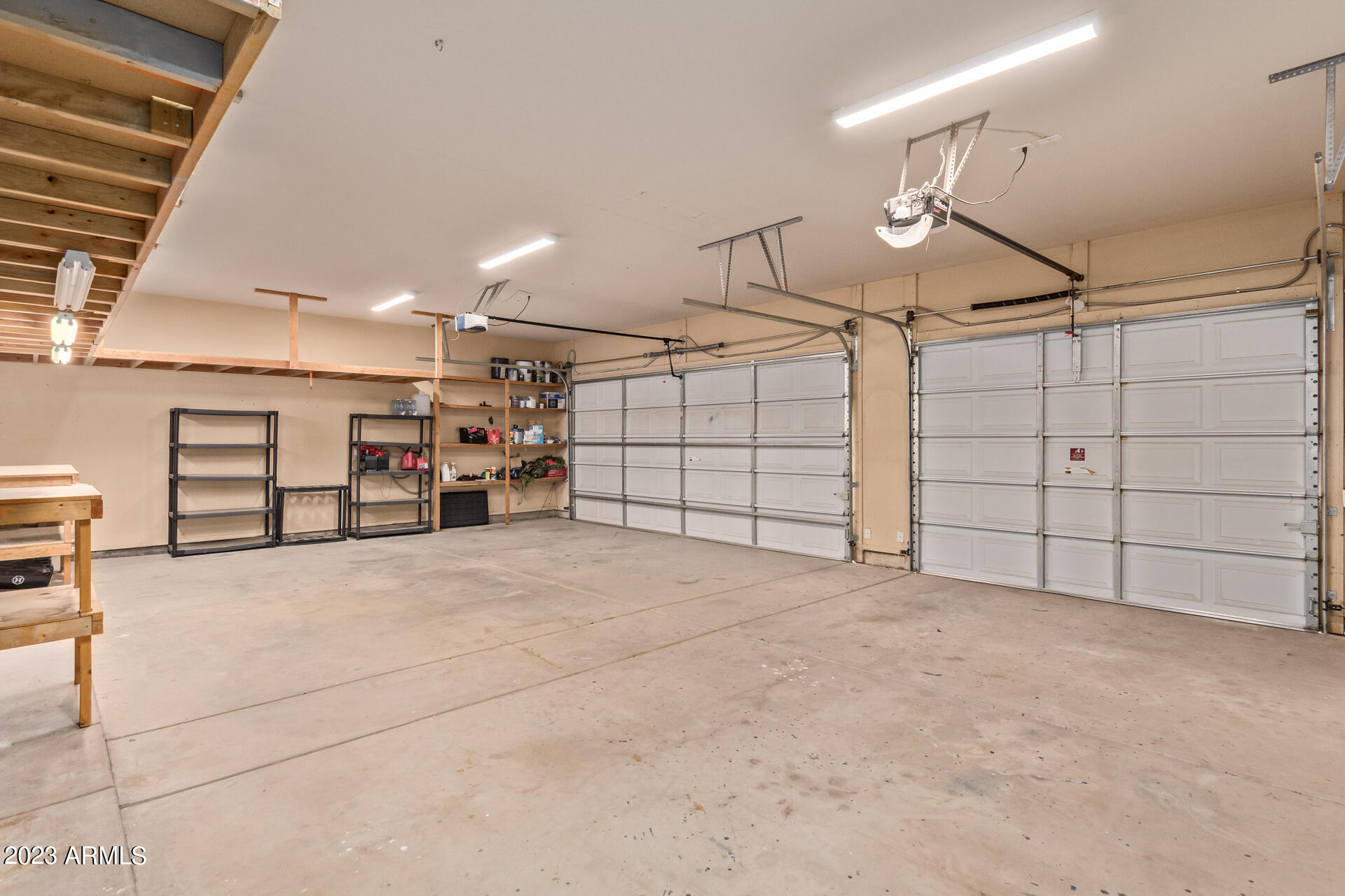 210 W YUCCA Lane