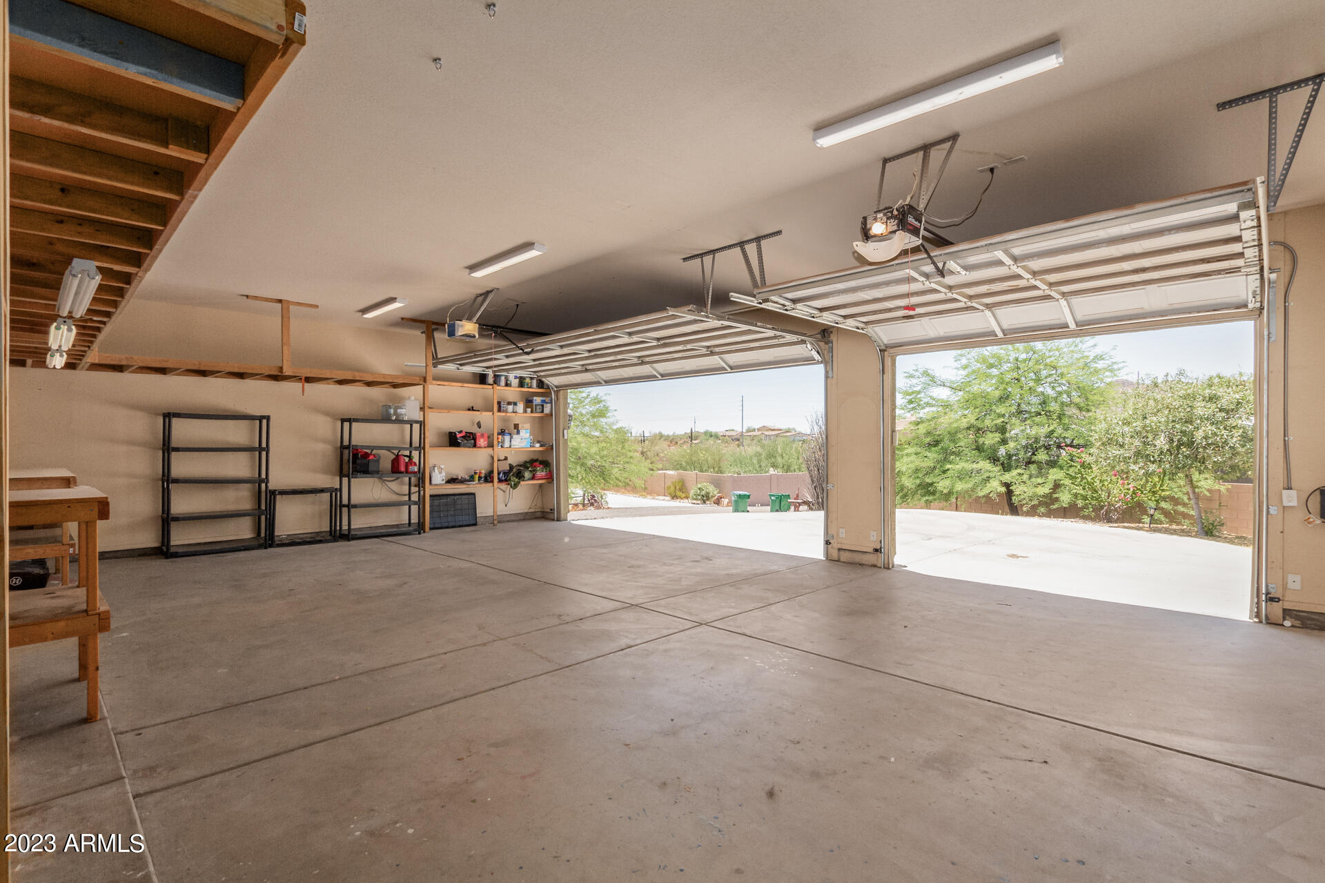 210 W YUCCA Lane