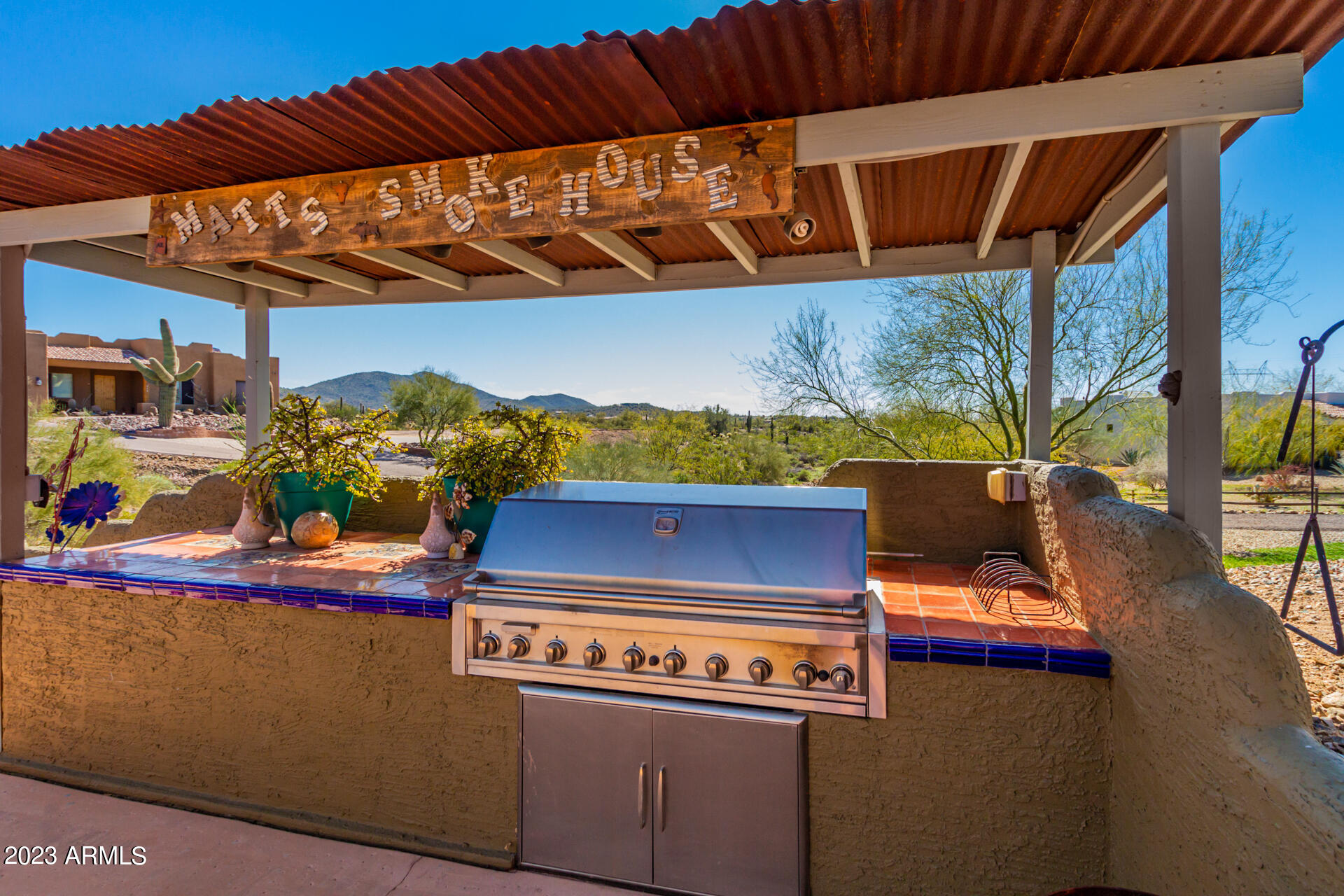 210 W YUCCA Lane
